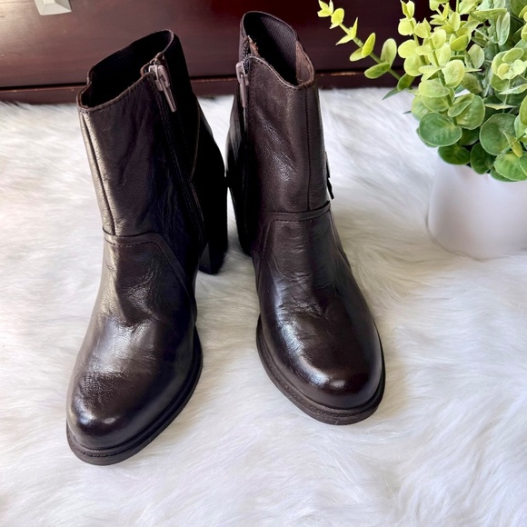 Nicole Reiny Dark Dune Leather Ankle Bootie with Block Heel Size 7.5 - Picture 3 of 12